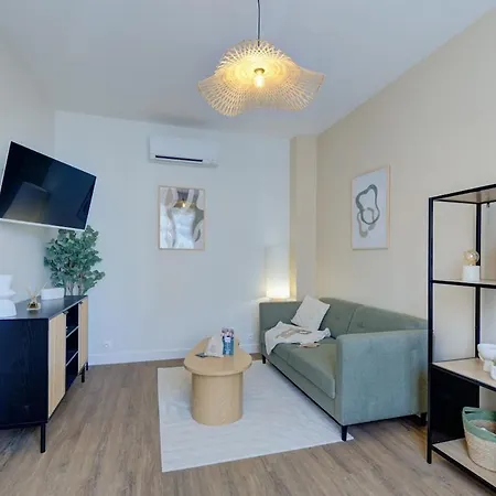 - 800 M Gare - Parking - Climatise Tours