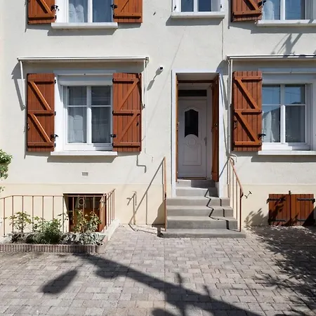 - 800 M Gare - Parking - Climatise Tours