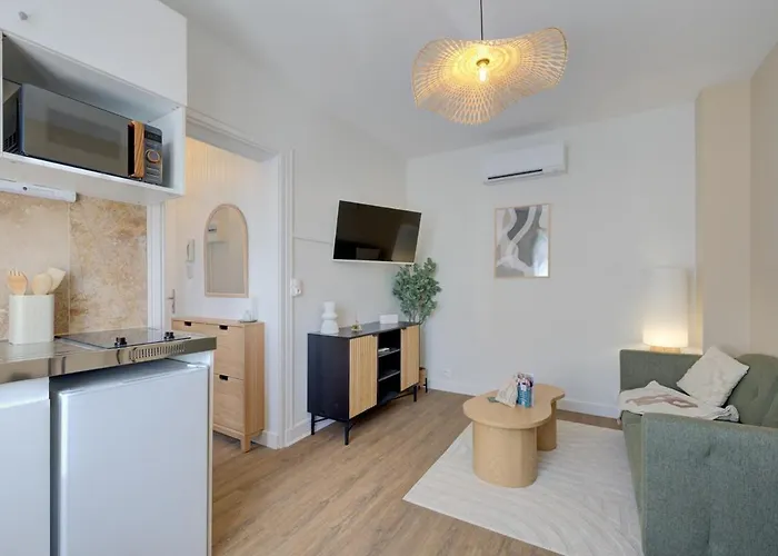 Appartement - 800 M Gare - Parking - Climatisé