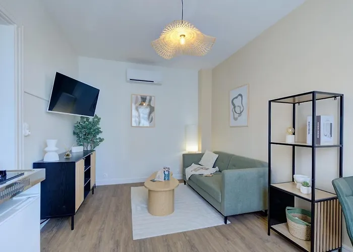 - 800 M Gare - Parking - Climatisé Tours