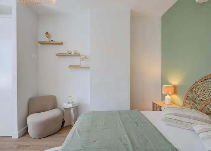 - 800 M Gare - Parking - Climatisé Appartement