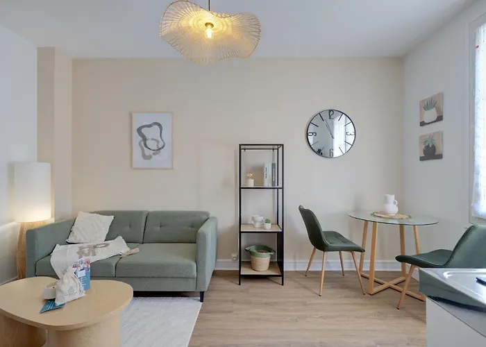 Appartement - 800 M Gare - Parking - Climatisé *