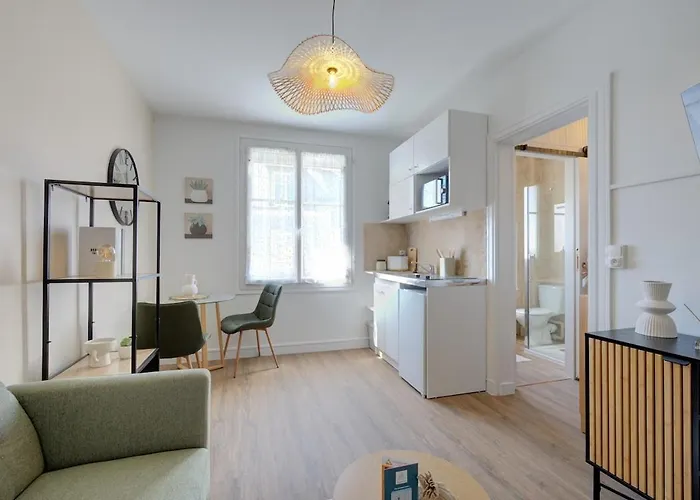 Appartement - 800 M Gare - Parking - Climatisé