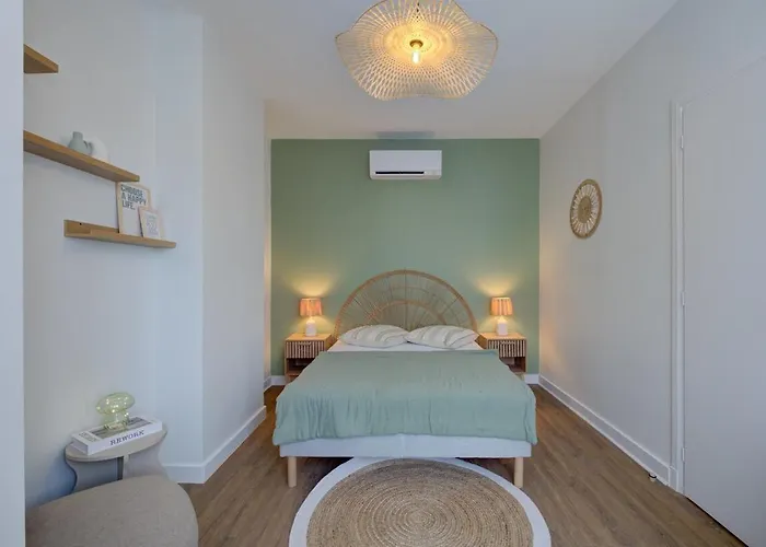 - 800 M Gare - Parking - Climatisé